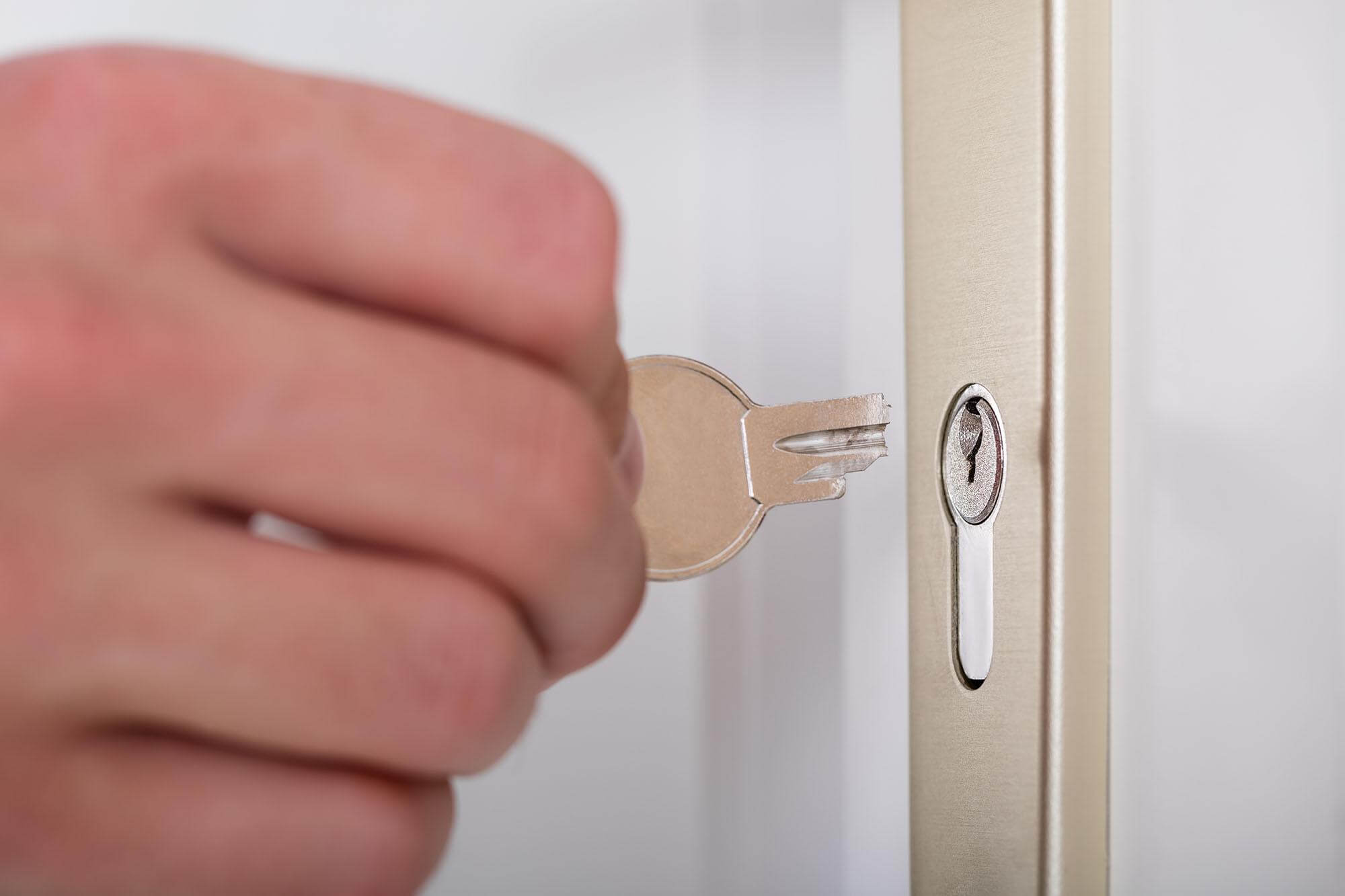 How To Remove A Broken Front Door Lock