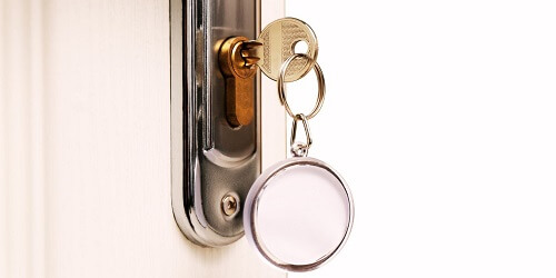 Locksmith in Tulsa providing high-security lock installation